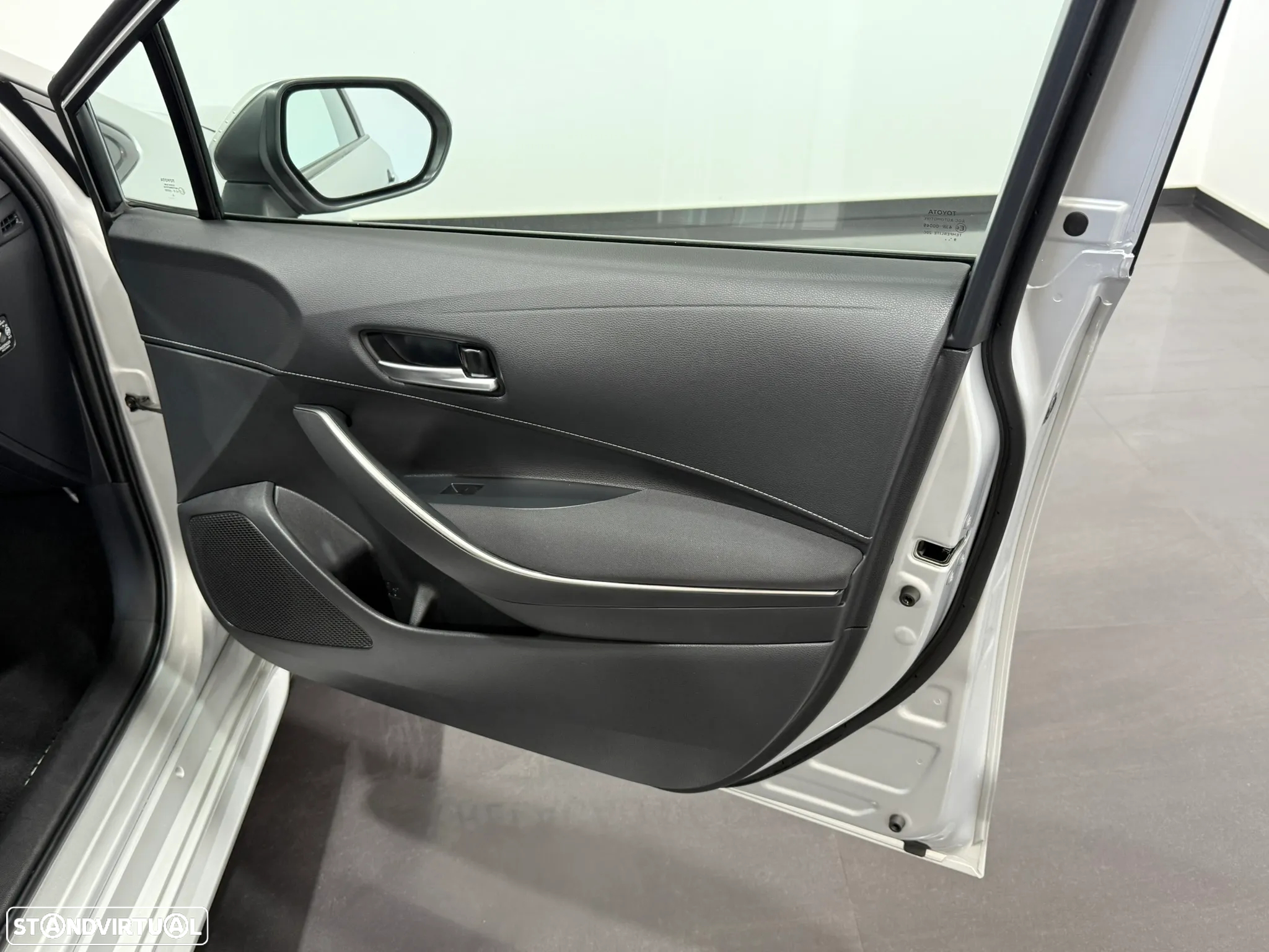 Toyota Corolla Touring Sports 1.8 Hybrid Exclusive - 38