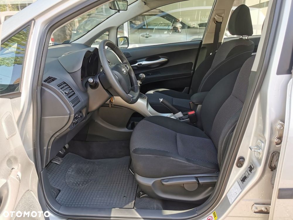 Toyota Auris 1.6 Premium - 9