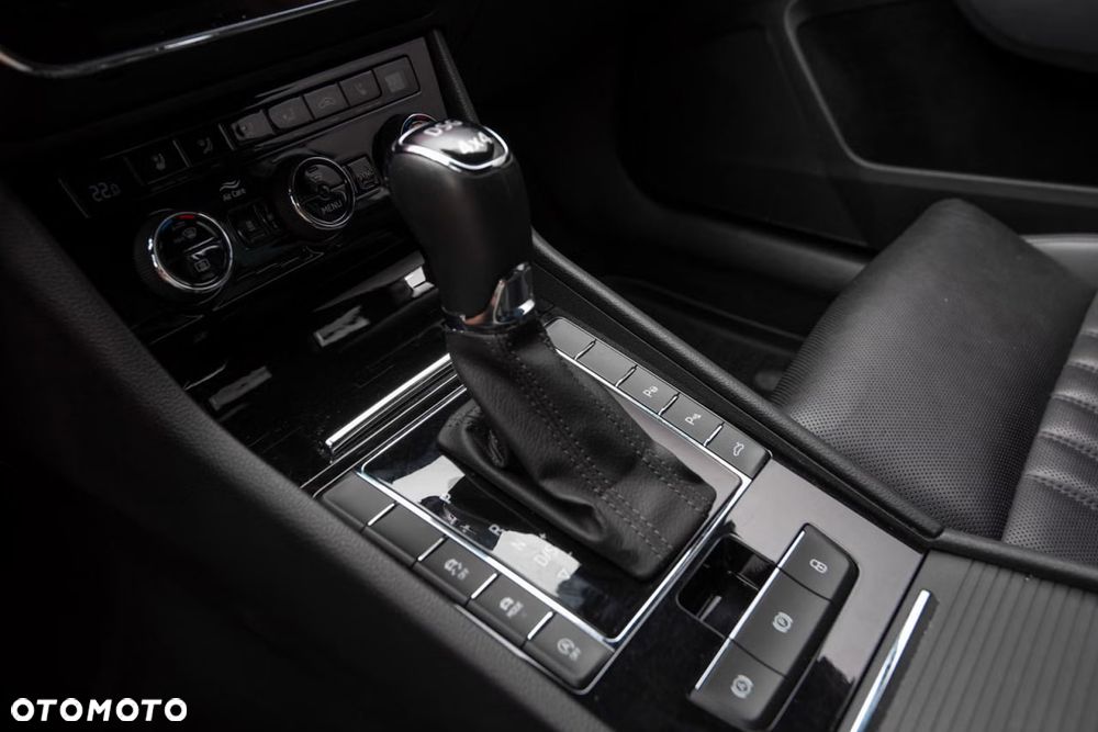 Skoda Superb 2.0 TDI 4x4 DSG L&K - 22