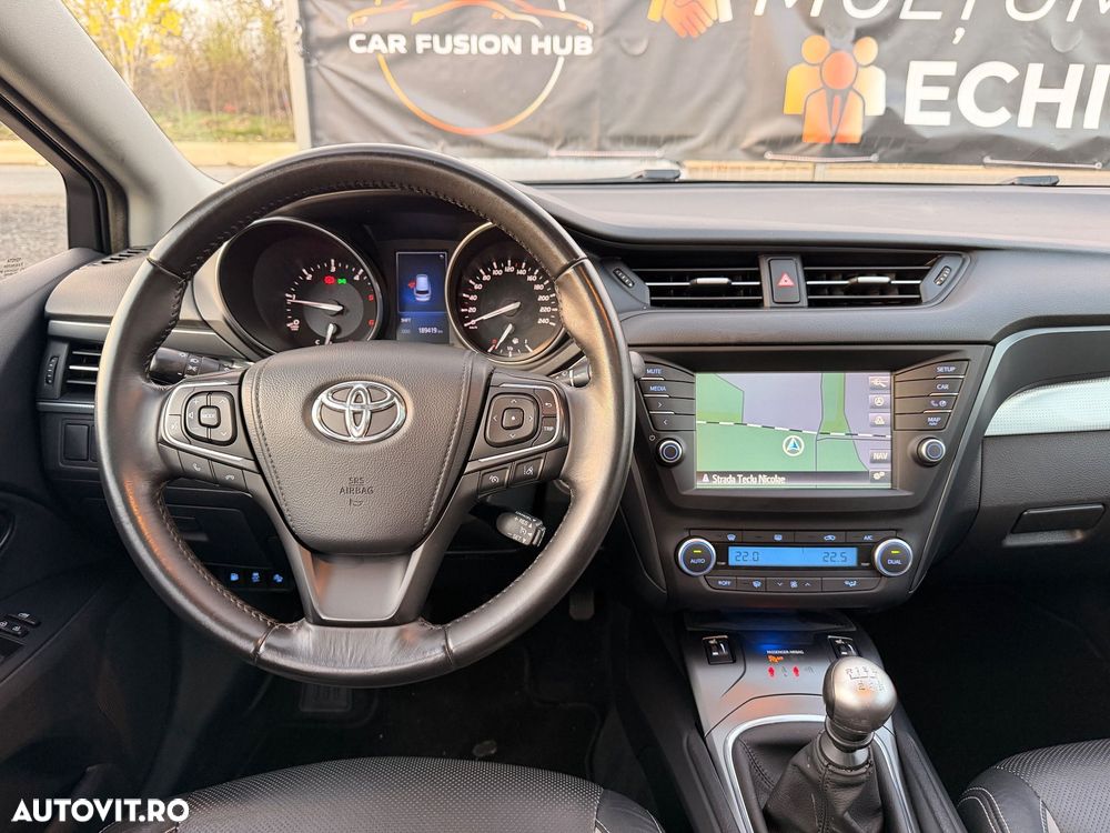 Toyota Avensis 2.0 D-4D Executive - 12