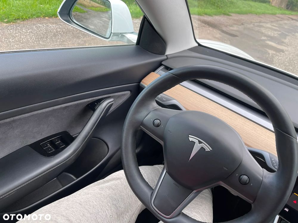 Tesla Model 3 Langstreckenbatterie Allradantrieb Dual Motor - 12