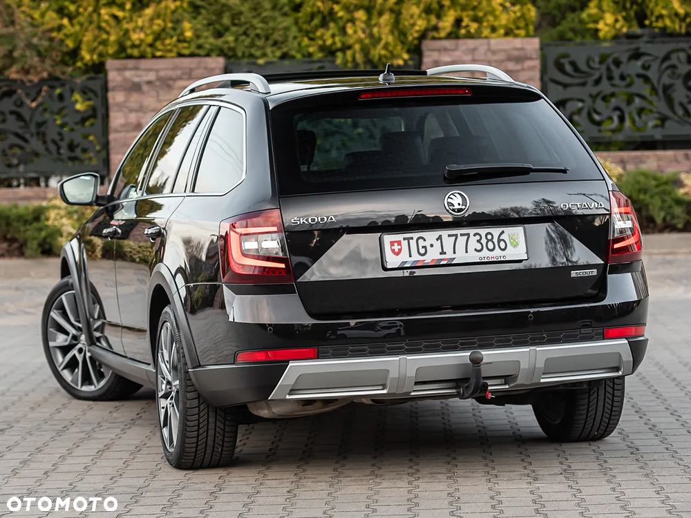 Skoda Octavia Scout 2.0 TDI 4x4 DSG - 13