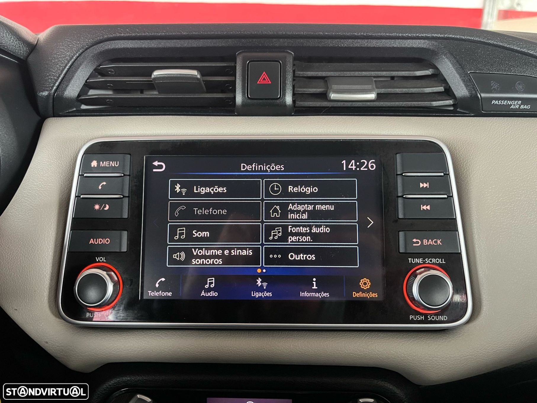 Nissan Micra 1.0 IG-T Acenta - 10