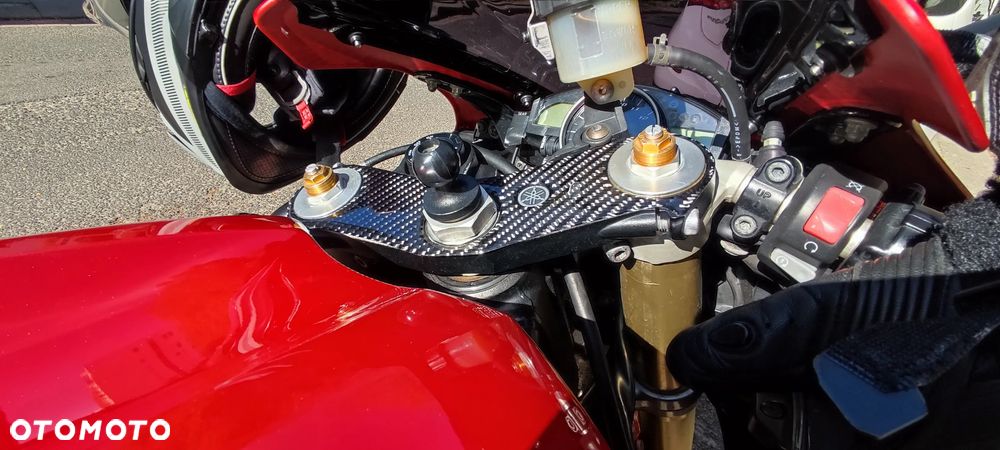 Yamaha R1 - 10