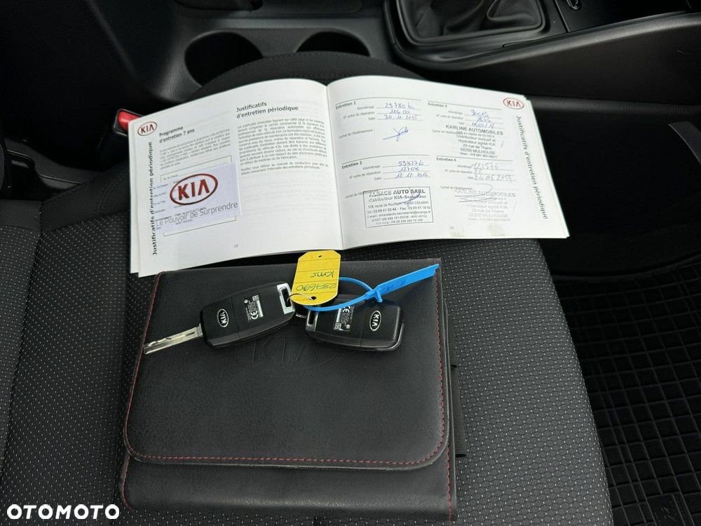 Kia Carens 1.7 CRDi Vision - 34