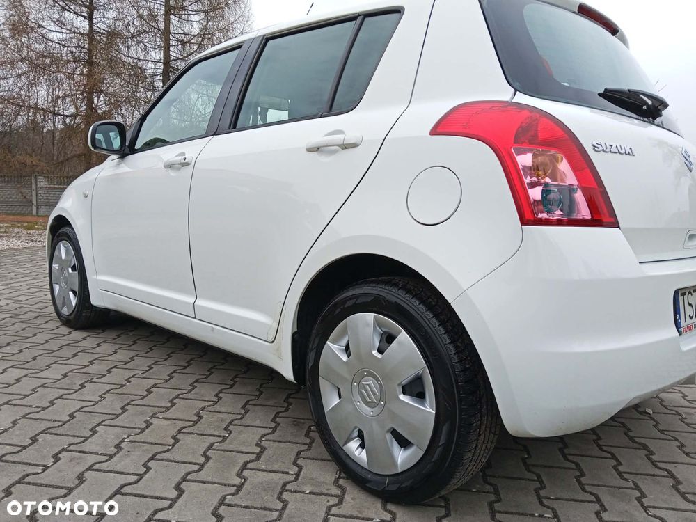 Suzuki Swift 1.3 Black and White - 7