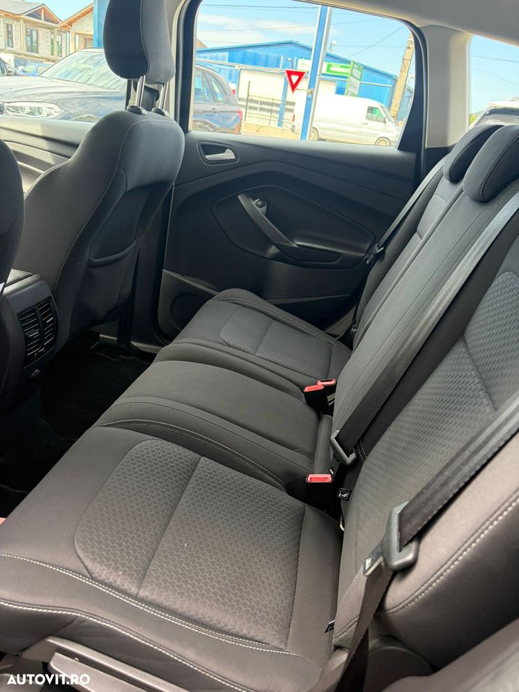 Ford Kuga - 9