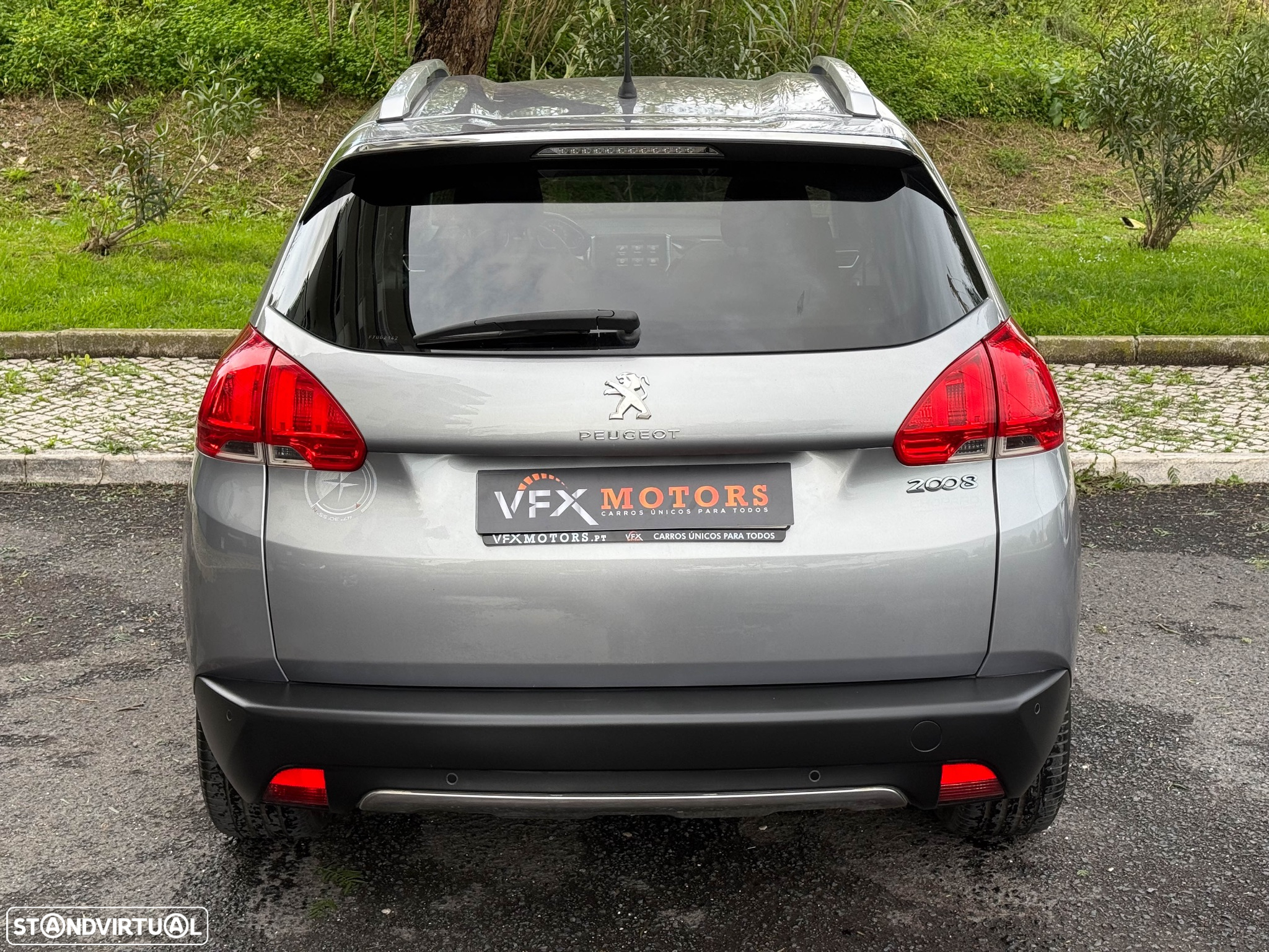 Peugeot 2008 1.2 PureTech Allure - 20