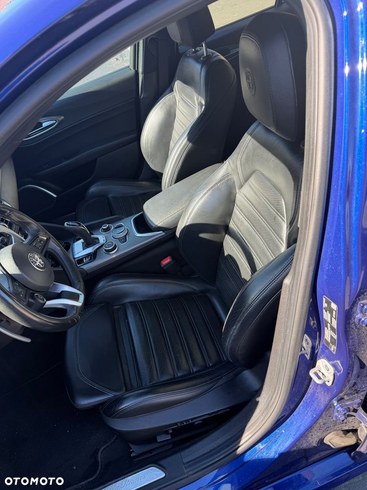 Alfa Romeo Giulia 2.2 D Turbo B-Tech Edition - 8