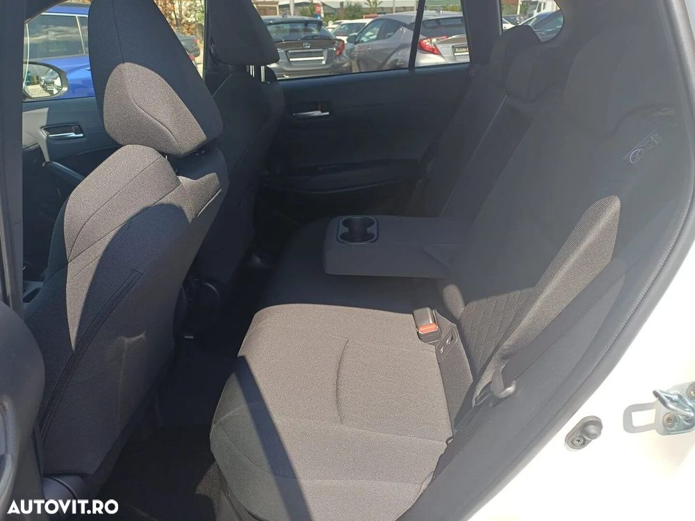 Toyota Corolla Cross - 10