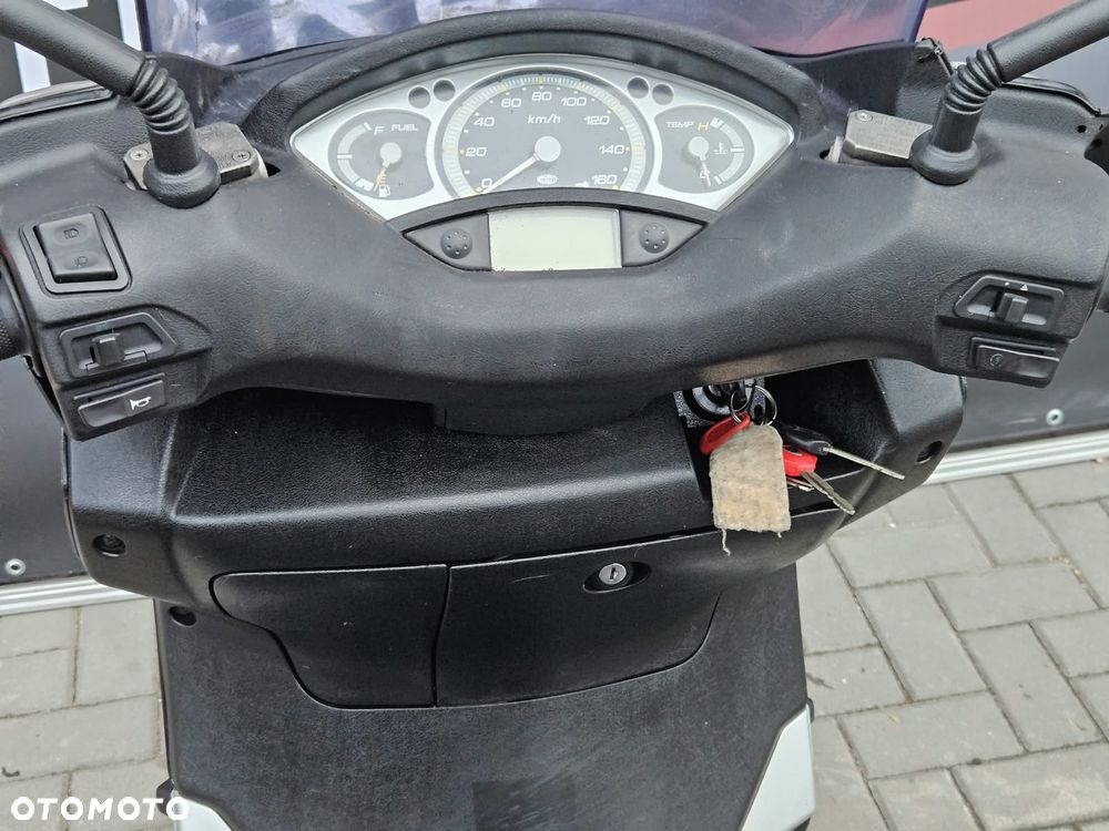 Yamaha X-max - 20