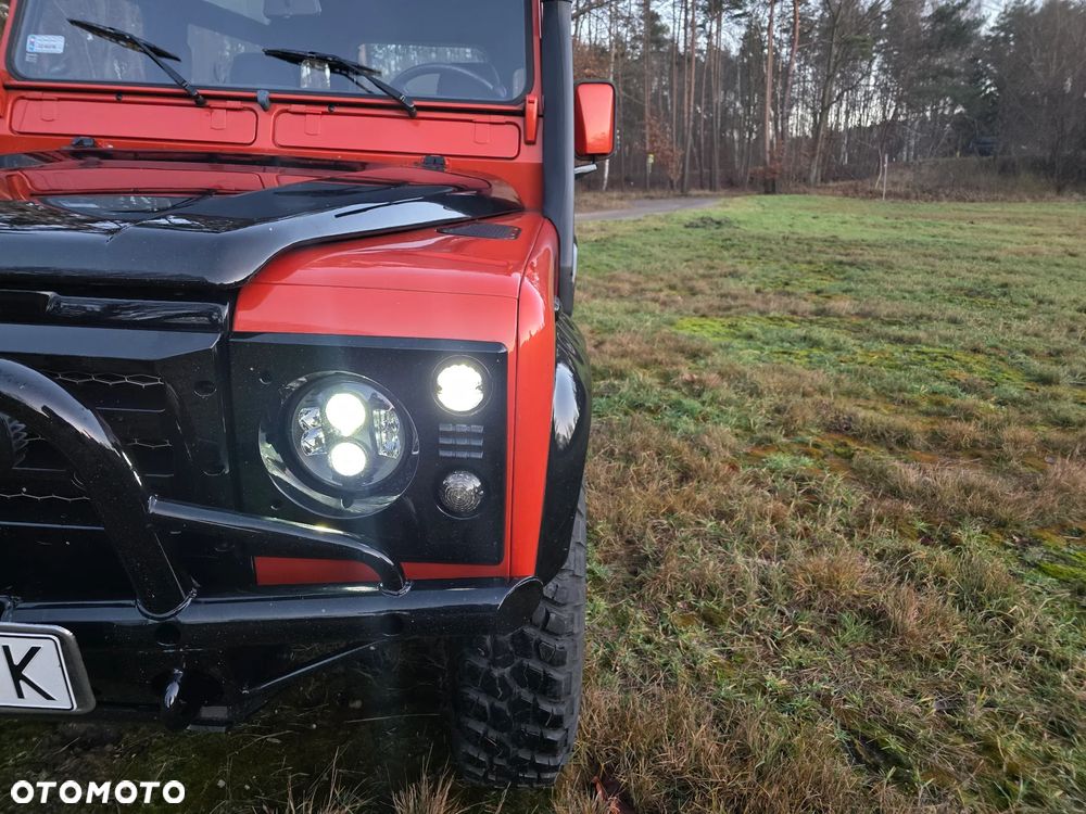 Land Rover Defender - 17