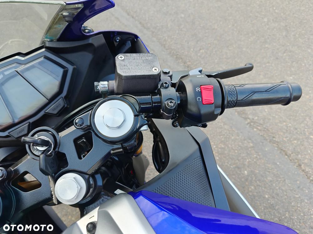 Yamaha YZF - 20