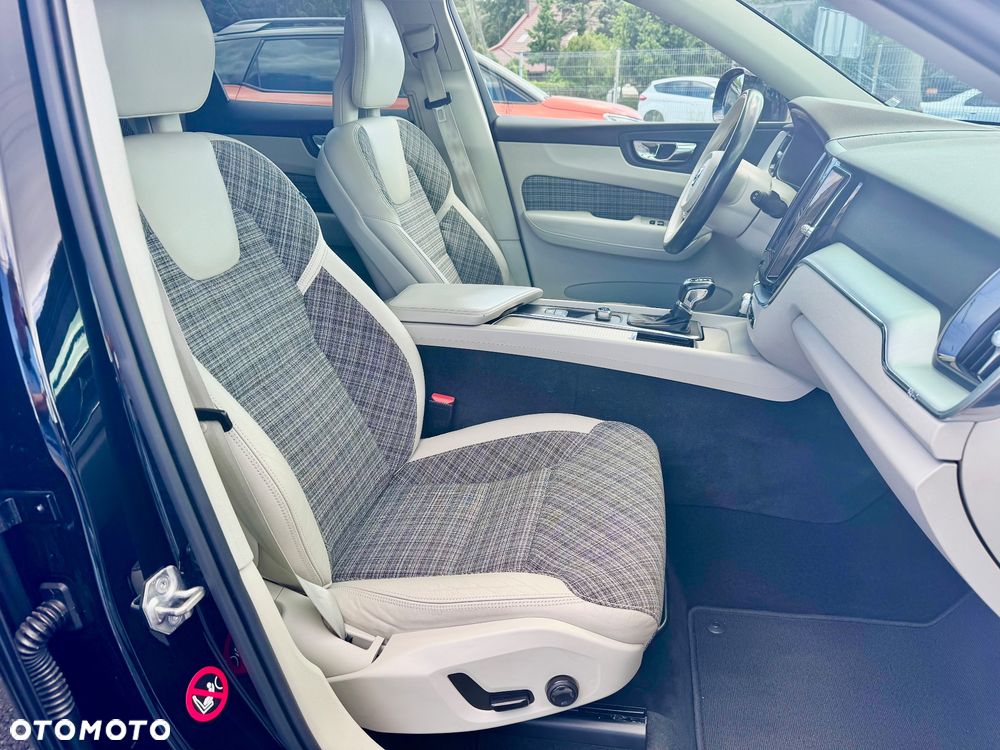 Volvo XC 60 D4 AWD Geartronic Momentum - 20