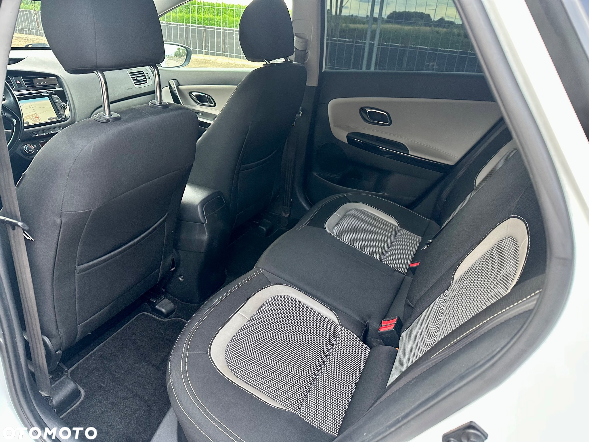 Kia Ceed 1.6 GDI ISG SW Platinum Edition - 6