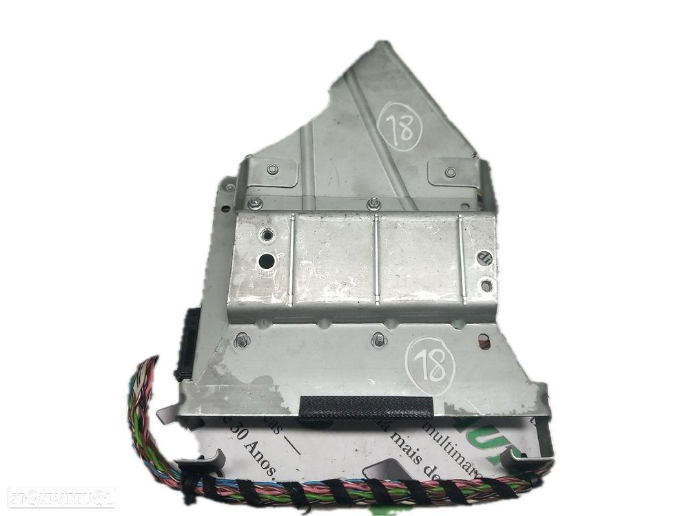 Módulo Som / Amplificador / Rádio Mercedes-Benz Cls (C219) - 2