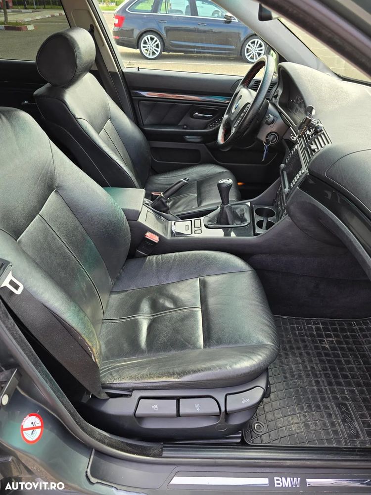 BMW Seria 5 525d Touring - 16