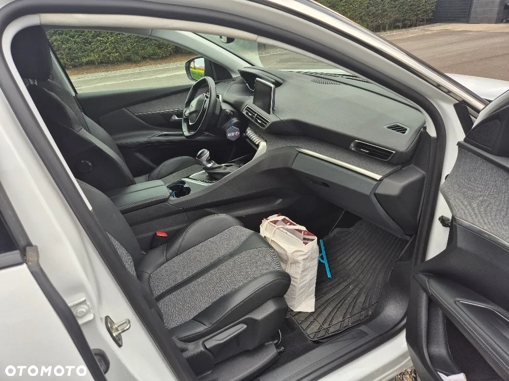 Peugeot 3008 1.2 PureTech Allure Pack S&S - 10