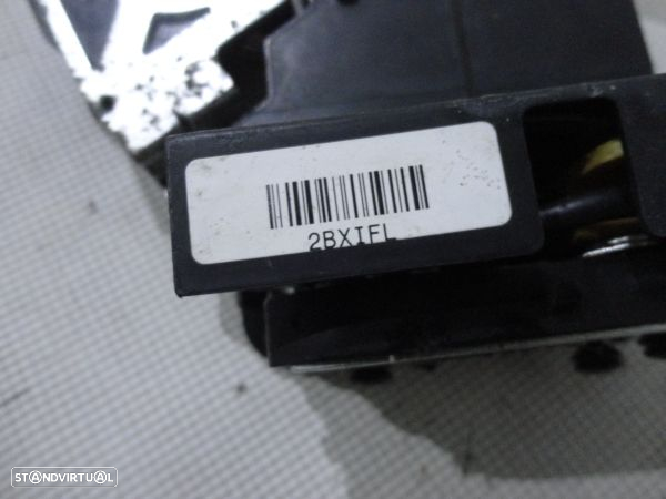 Fecho Da Porta Frente Esq Kia Rio Ii (Jb) - 3