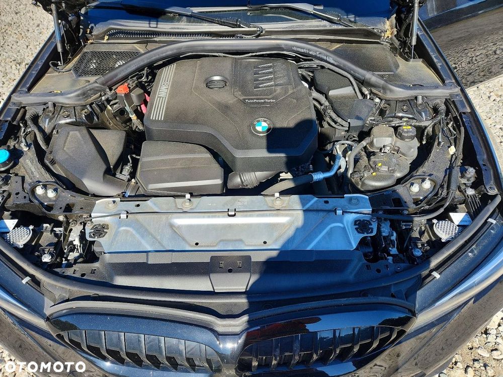 BMW Seria 3 330i xDrive M Sport - 11