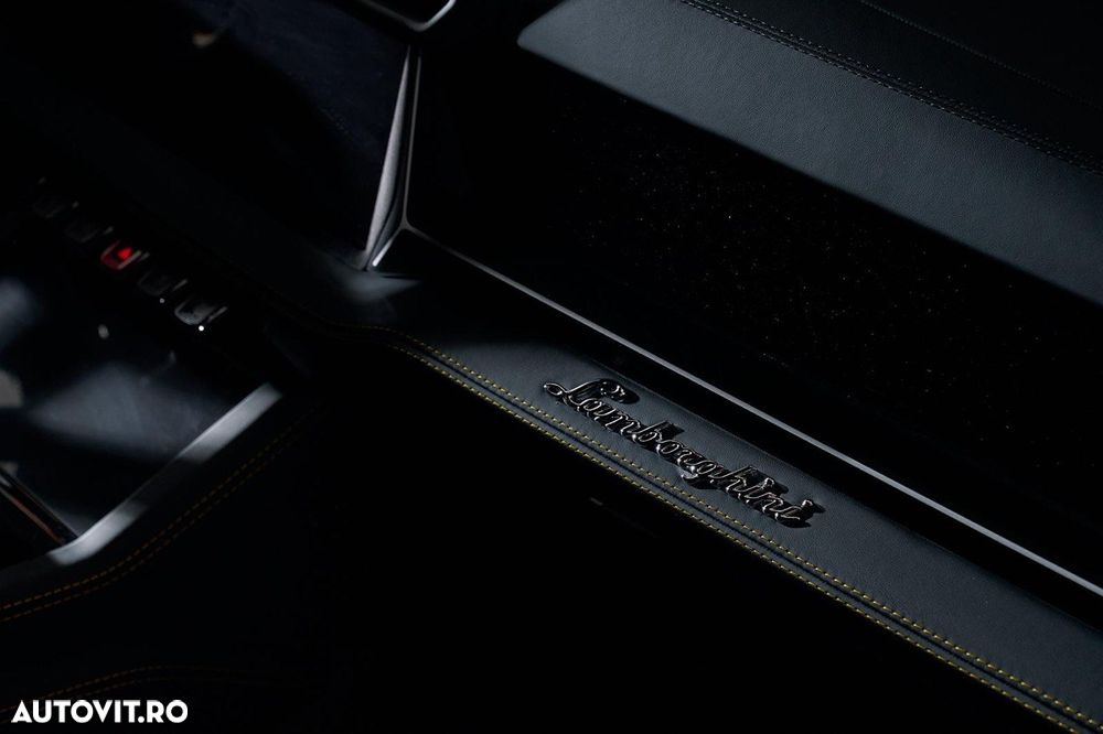 Lamborghini URUS - 26