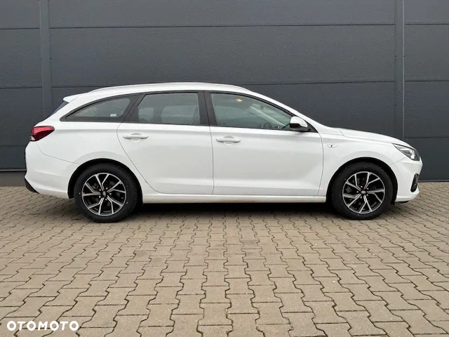 Hyundai i30 1.6 D Classic + DCT - 6