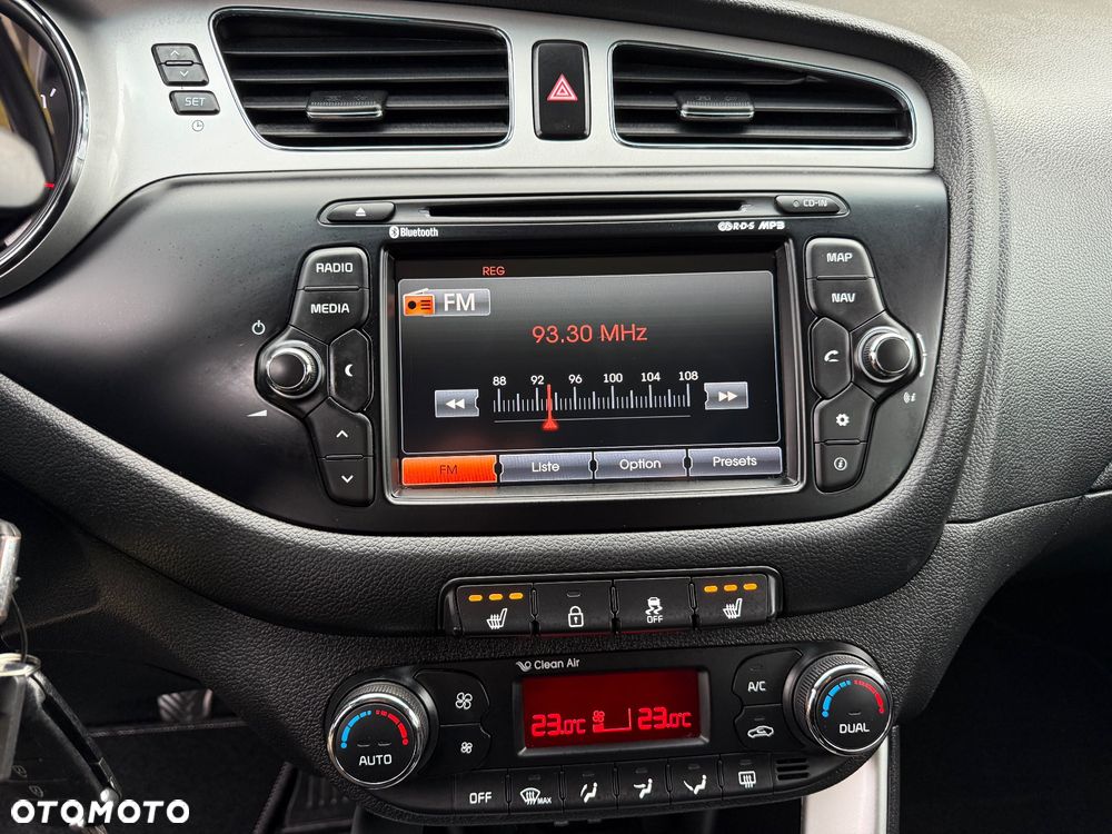 Kia Ceed 1.6 GDI Fifa World Cup Edition - 8