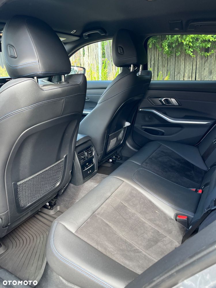 BMW Seria 3 318d mHEV M Sport - 8