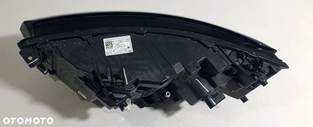 Renault Austral Reflektor Prawy 260100543R - 2