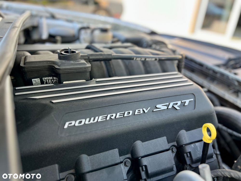 Dodge Challenger 6.4 Scat Pack - 25