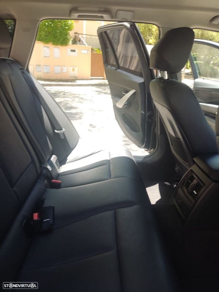 BMW 318 d Sport Line - 8