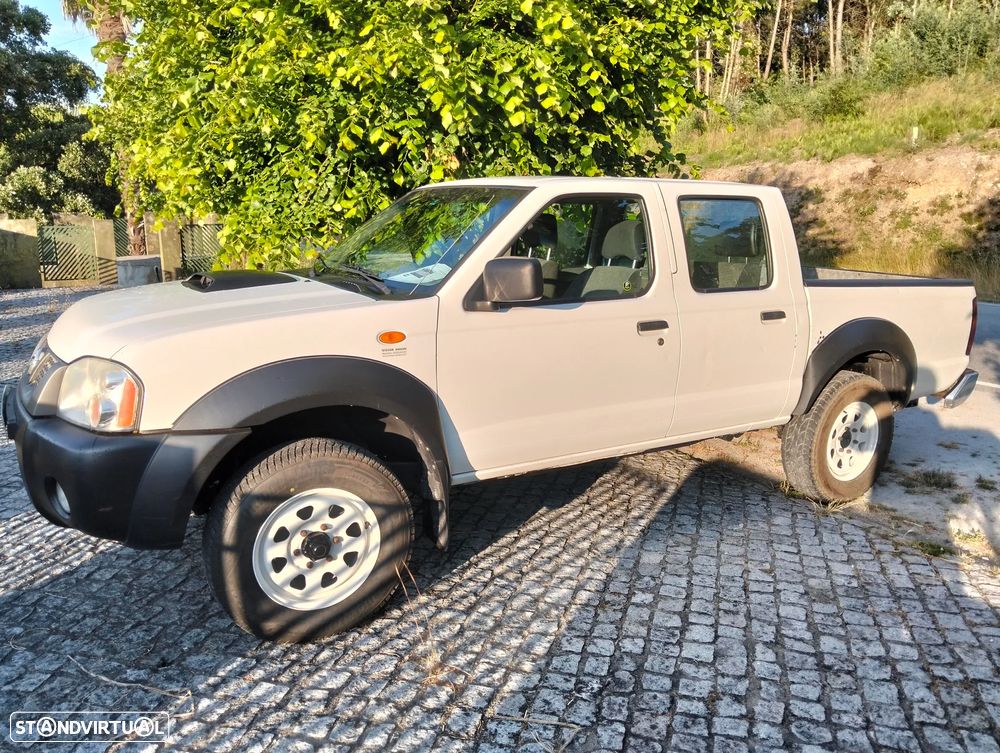 Nissan Navara 2.5 dCi CD FE 4WD - 10