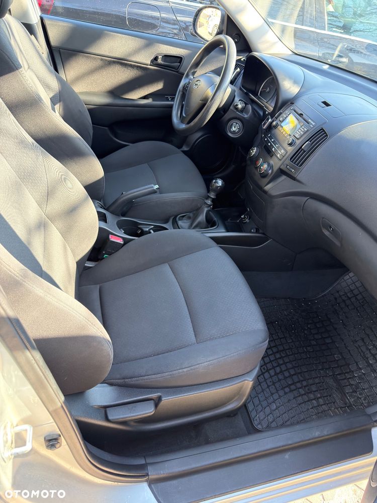 Hyundai i30 1.6 CRDi Base - 14