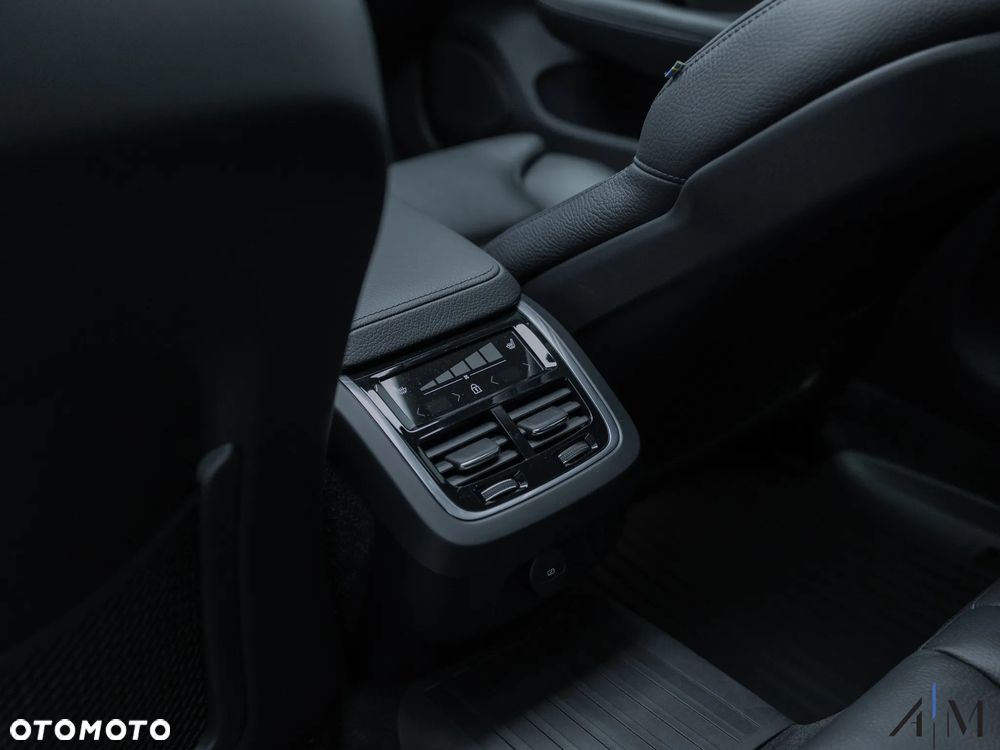 Volvo V60 Cross Country B4 D AWD Geartronic - 35