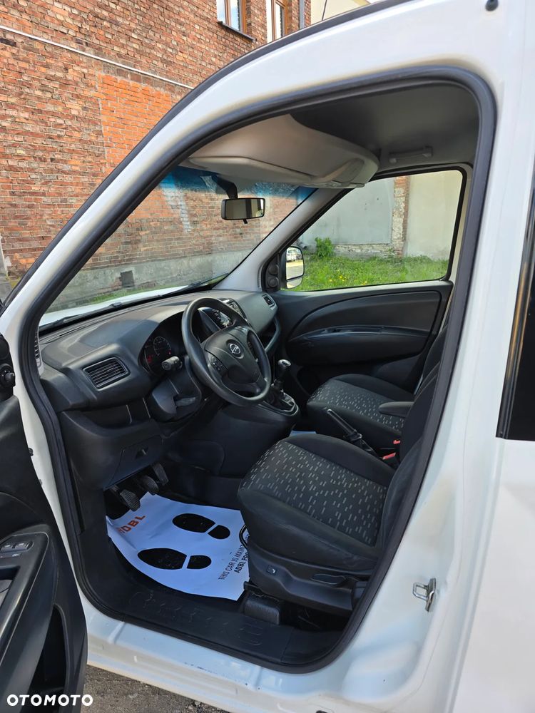 Opel COMBO - 13