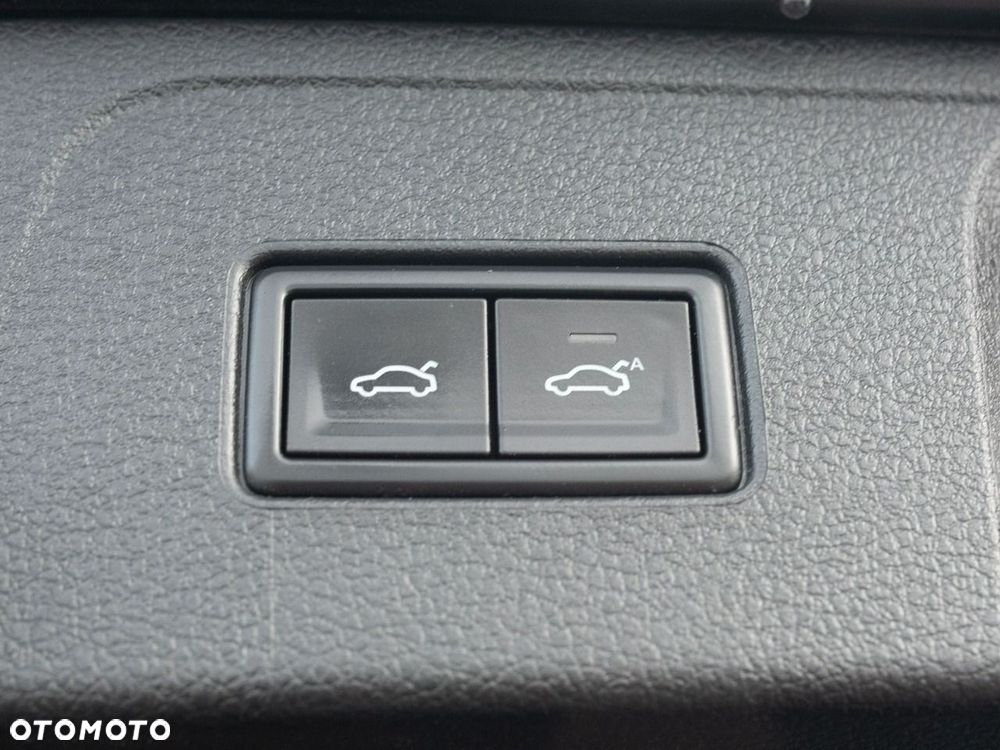 Volkswagen Passat - 31