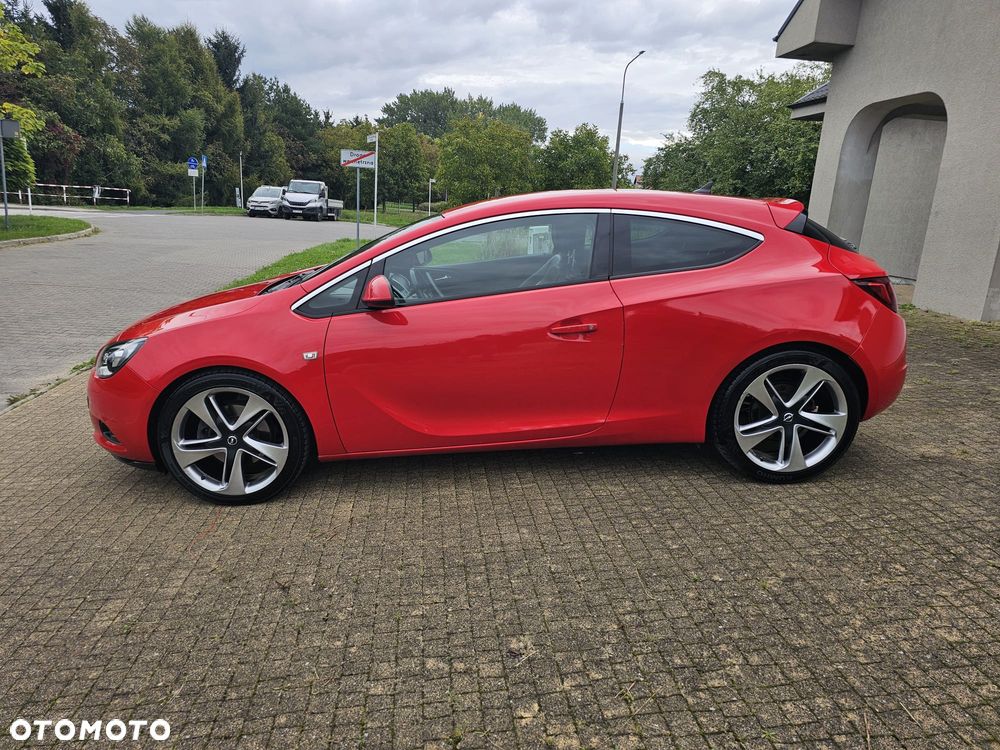 Opel Astra 2013 photo 2