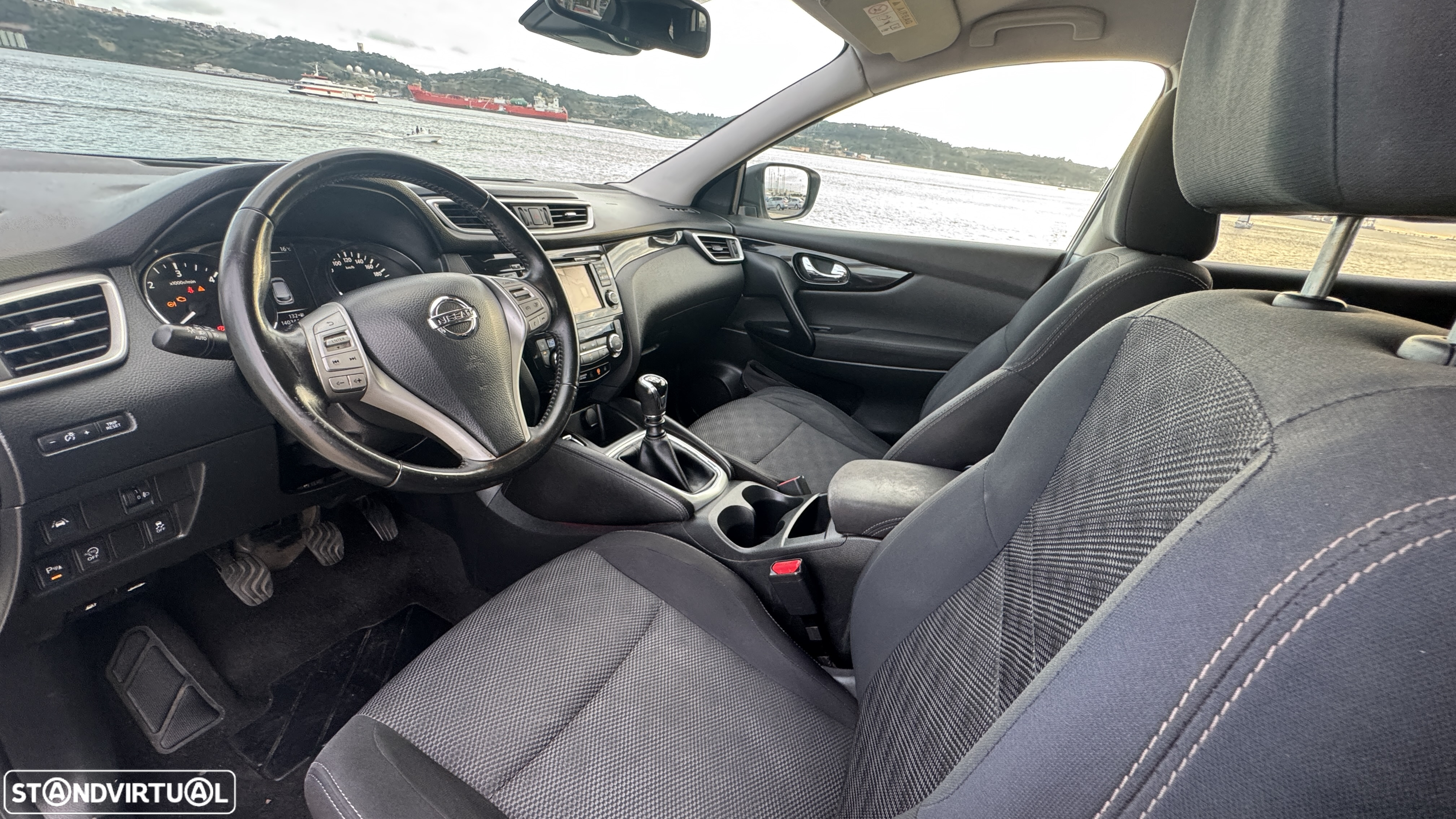 Nissan Qashqai 1.5 dCi N-Connecta 18 RS - 13