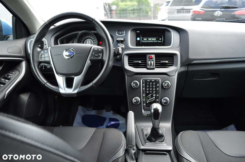 Volvo V40 T2 Momentum - 15