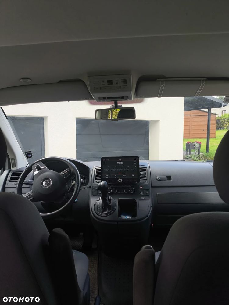 Volkswagen Caravelle - 8