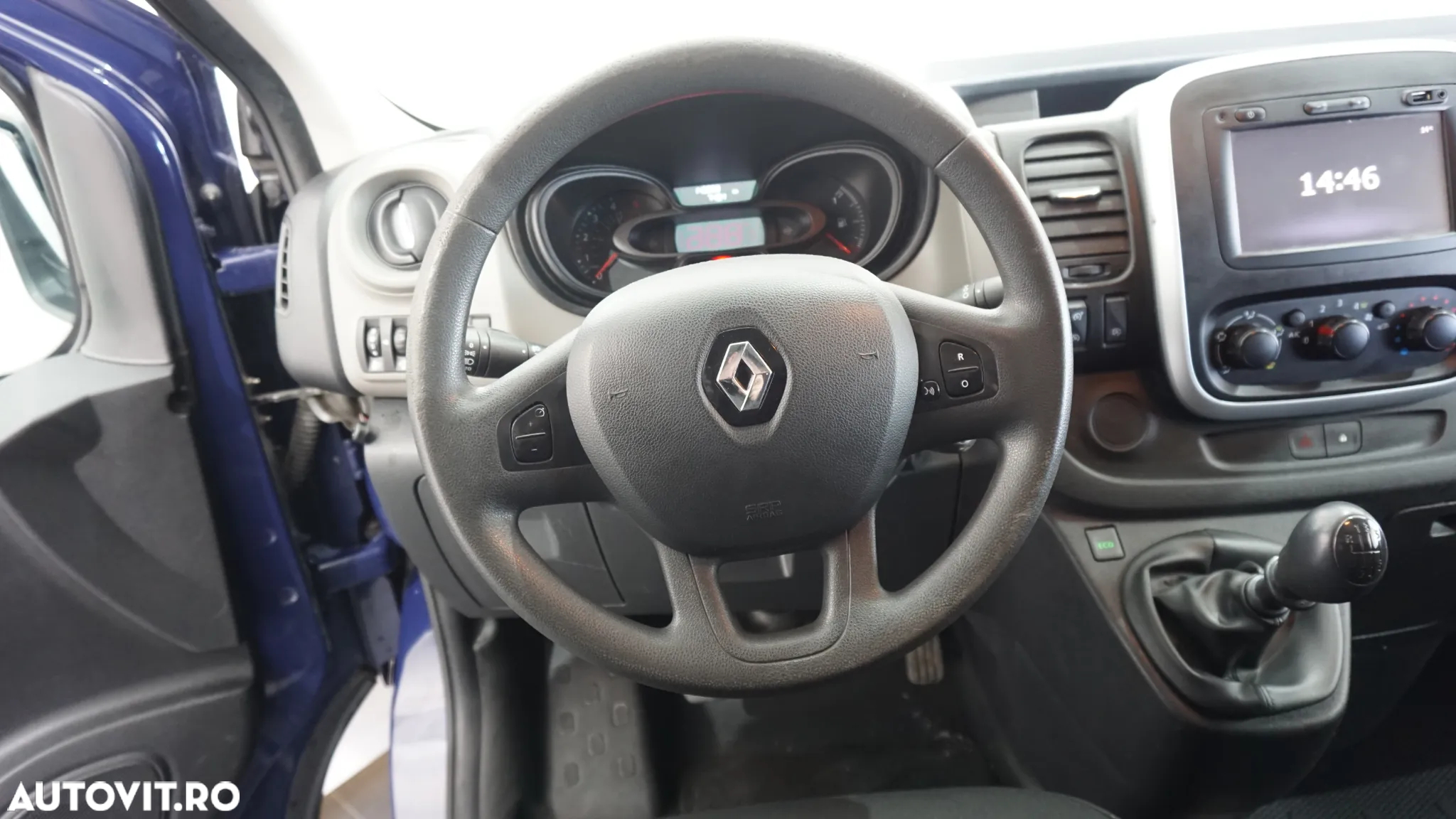 Renault Trafic - 10