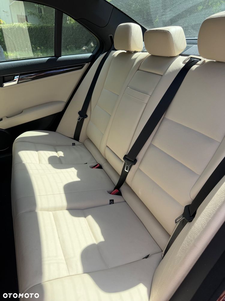 Mercedes-Benz Klasa C 350 CDI DPF 7G-TRONIC BlueEFFICIENCY Special Edition - 7