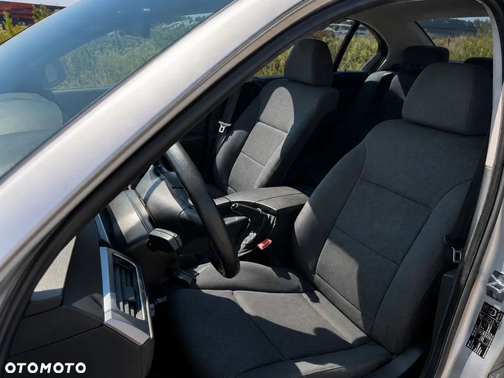 BMW Seria 5 520i - 8