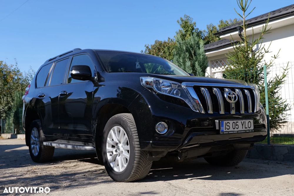 Toyota Land Cruiser - 4