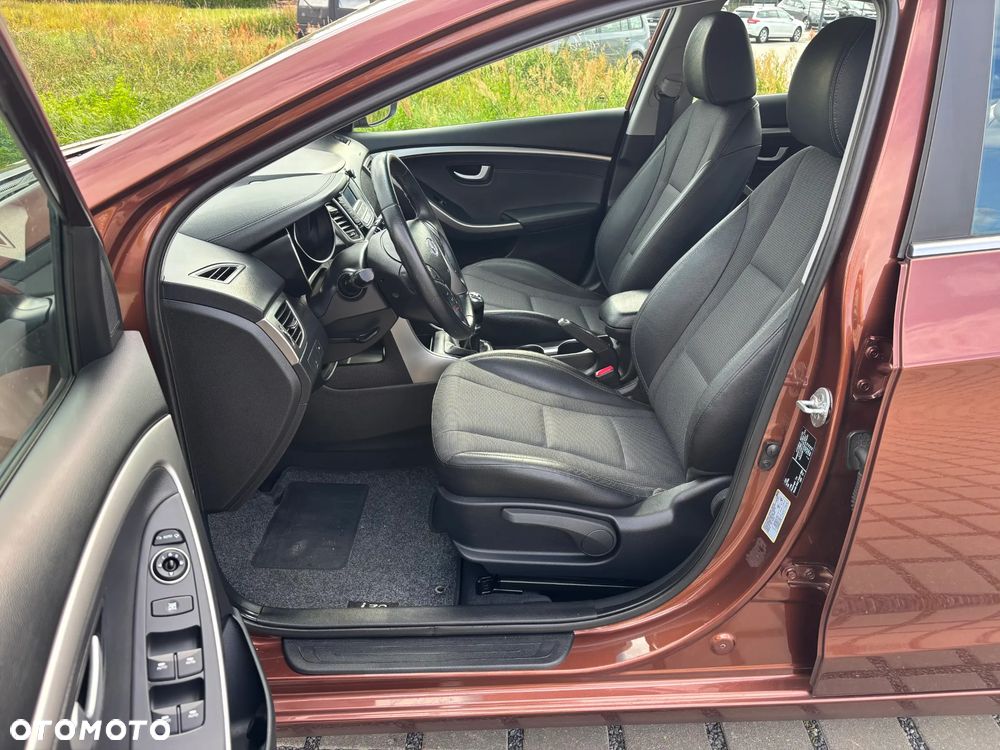 Hyundai i30 blue 1.6 CRDi Trend - 6