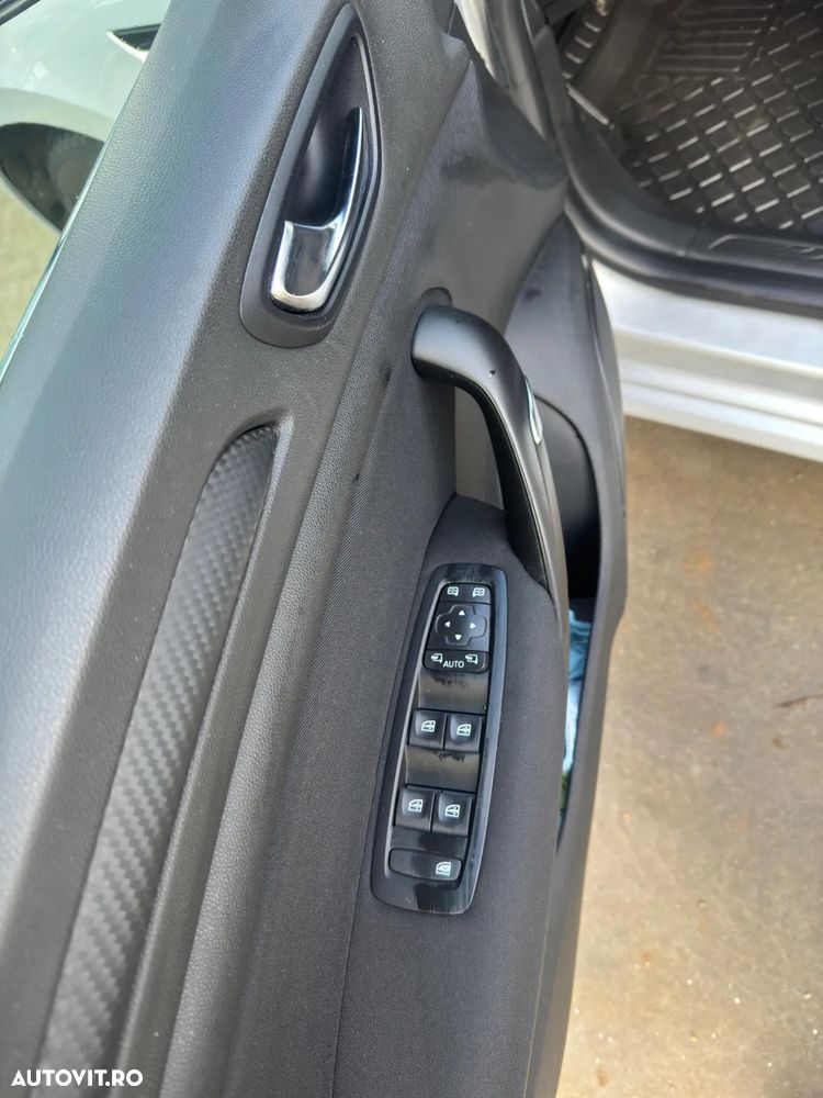 Renault Megane ENERGY dCi Zen - 10