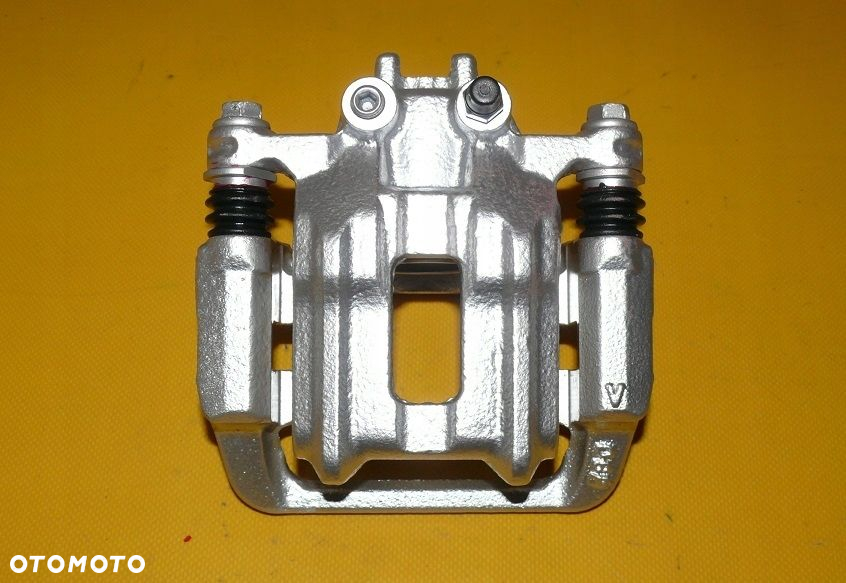 ZACISKI JARZMA LEWY PRAWY PRZÓD TYŁ HONDA ACCORD 8 VIII 296/25 305/9 08-15r - 5