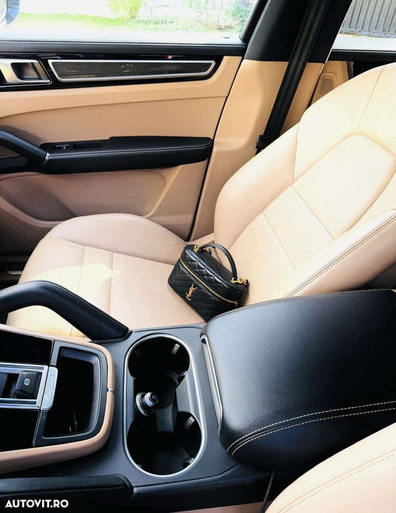 Porsche Cayenne - 15