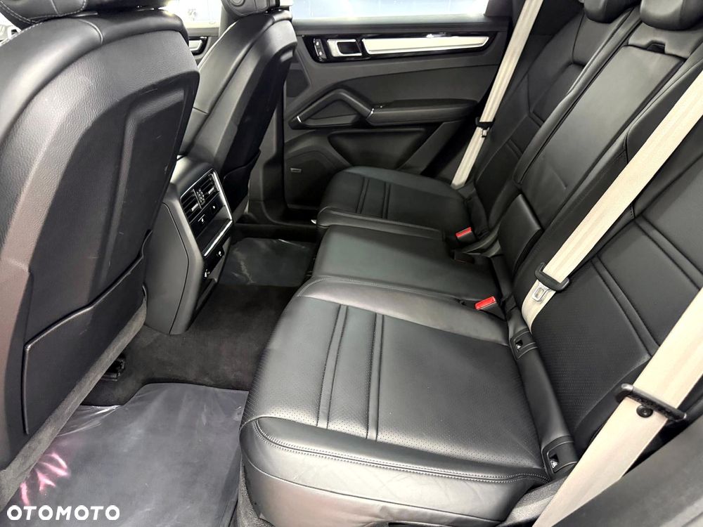 Porsche Cayenne E-Hybrid Platinum Edition - 28