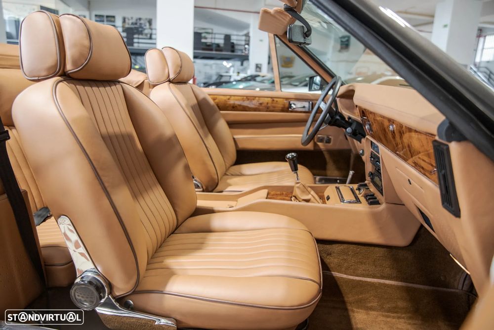Aston Martin Volante - 33